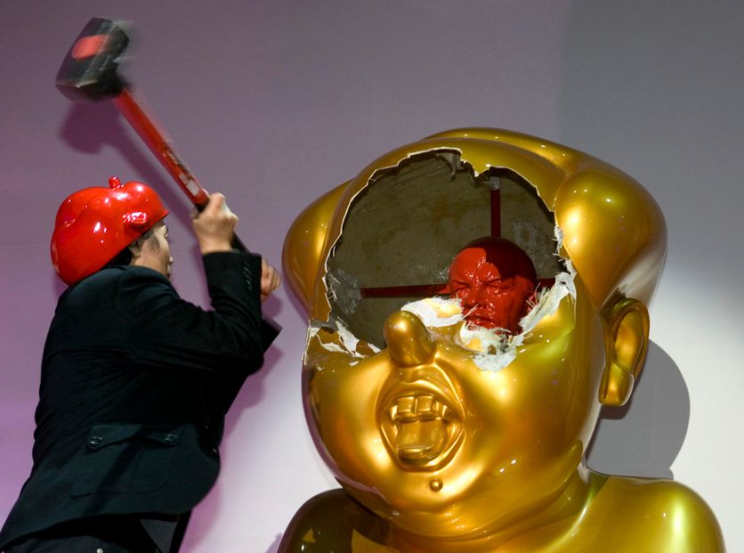 Chinese artists The Gao Brothers perform during the award ceremony of the Kandinsky Prize in Moscow La Condamnation de Gao Zhen : Art et Politique en Chine