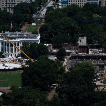 89e98b77-70c0-47f7-90ba-327d67713cd0 La Justice bloque la construction d’une salle de bal voulue par Donald Trump