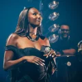 Ariana Grande et son album « Petal » suscitent l&rsquo;attention