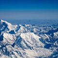 Découverte des corps de cinq alpinistes après une avalanche au mont Yalung Ri