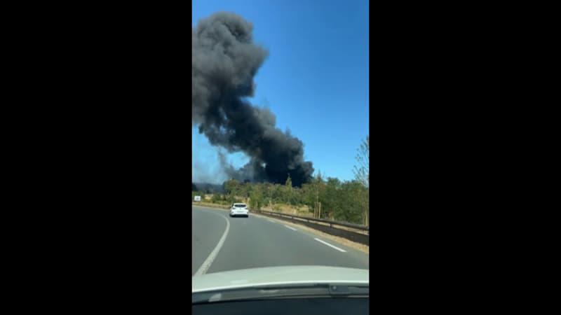 a06b2448-17dd-4a28-a168-3ada30802942 Un incendie majeur dans une entreprise de logistique à Louvres