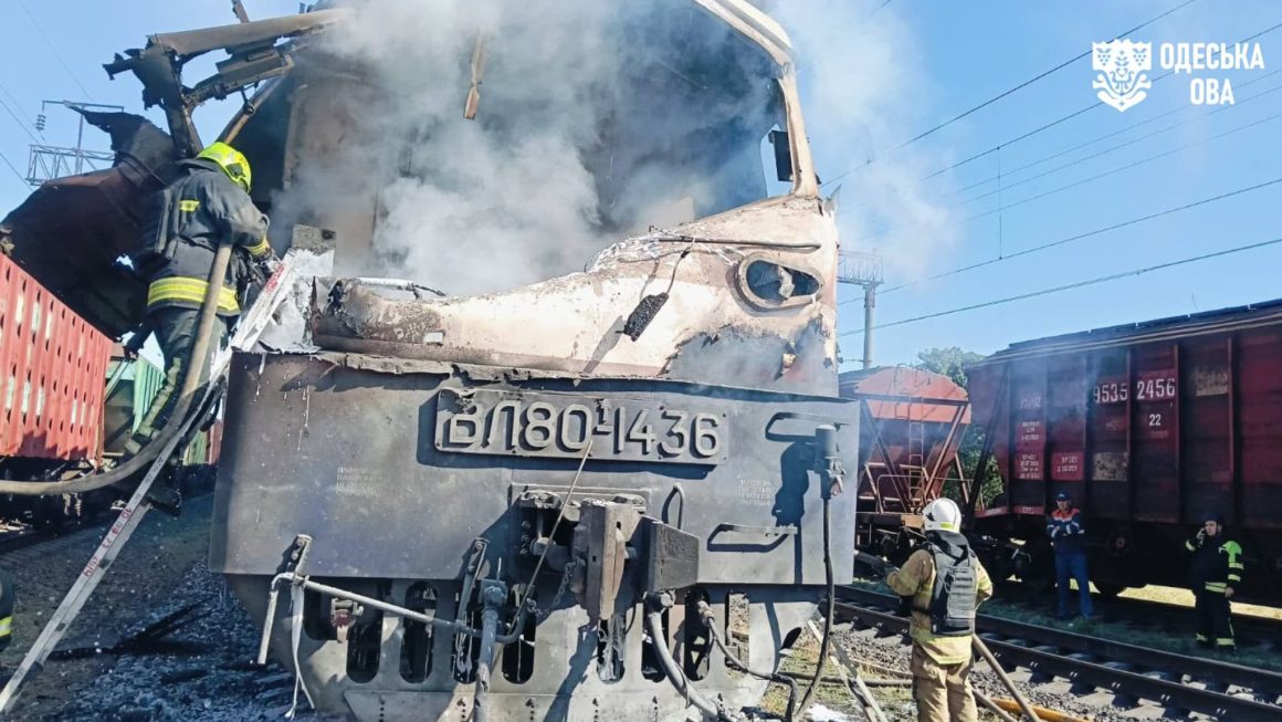 Une frappe russe sur un train en Ukraine cause des victimes