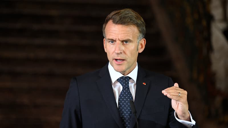 a53f7766-224f-4848-86c0-0d6cf1f51f82 Emmanuel Macron rencontre les maires et pompiers touchés par le feu du Var