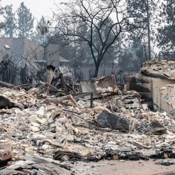 Incendies dévastateurs dans le comté de Spokane : évacuations massives et efforts de secours