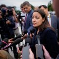 Alexandria Ocasio-Cortez parle de la congélation de ses ovocytes et des défis du système médical américain
