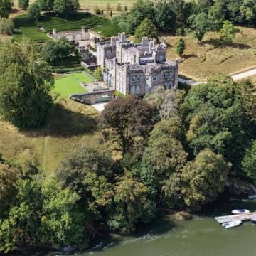b1d1beeb-b52f-46c6-a852-1a1e2f3808a5 Mark Zuckerberg achète un château gothique en Irlande