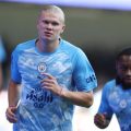 Erling Haaland surprend avec une nouvelle coupe de cheveux