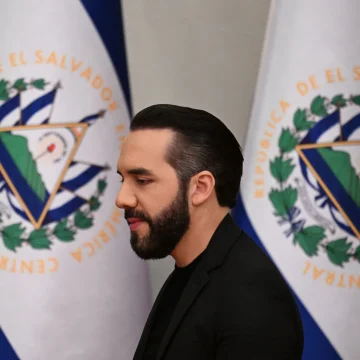 c0f9bee6-0346-4792-9420-b56116eb3790 Le débat autour des panneaux publicitaires dédiés à Nayib Bukele à Oviedo