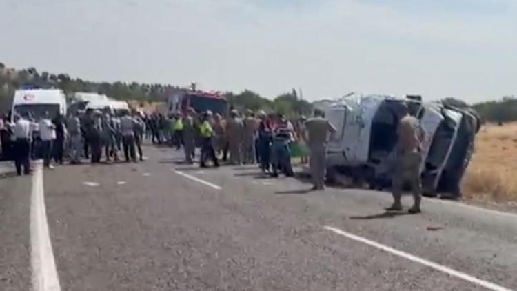 c53d38c0-93e5-4b1a-94fb-91ac9720857f Cinq morts dans un accident de minibus en Turquie