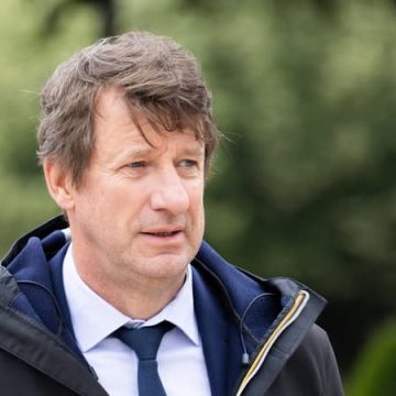 c688a2a1-3e85-457a-b115-9db56211e0e7 Yannick Jadot prône une social-écologie transpartisane