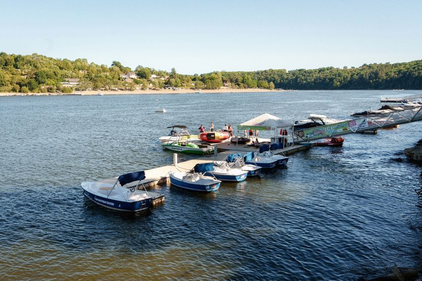 Eguzon, un siècle de boulversements autour d'un barrage Éguzon : Un Siècle de Changements Autour d’un Barrage