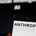 Sony et Warner Music poursuivent Anthropic pour violation du droit d&rsquo;auteur