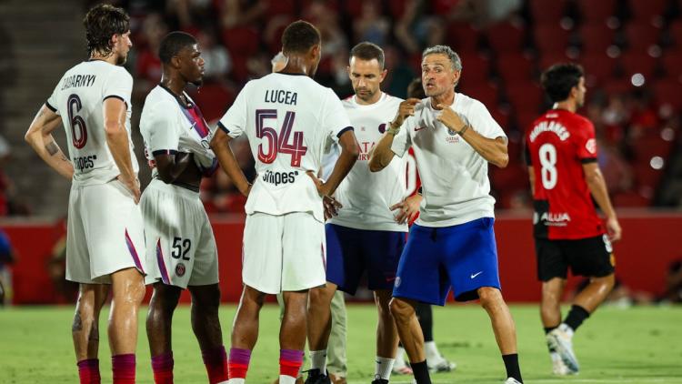 da40b6f4-5652-4991-b3ce-0776052cb5fb Le PSG prépare son match de présaison contre Manchester United