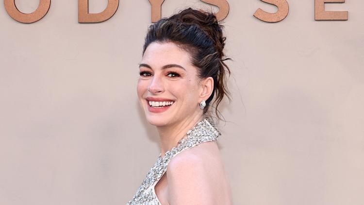dec731aa-ca2b-460d-96d2-6d01e8c48e61 Anne Hathaway et son parcours dans l’univers de Batman