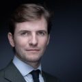 Le journaliste Erik Tegnér agressé par un groupe antifasciste