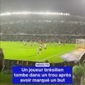 Un joueur brésilien victime d&rsquo;un incident insolite après avoir marqué un but