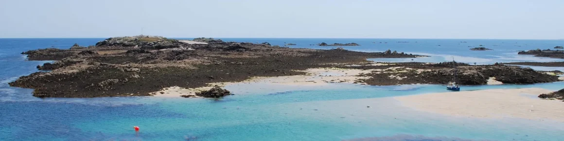 e6dec2c1-c533-491d-9d98-9f5884d47739 L’histoire singulière des rumeurs et îles du Contentin