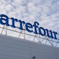 Carrefour teste des robots humanoïdes pour optimiser le travail en entrepôt