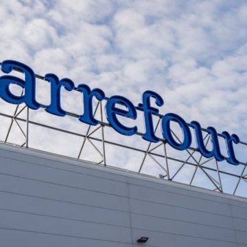 Carrefour teste des robots humanoïdes pour optimiser le travail en entrepôt