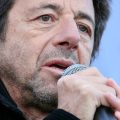 Patrick Bruel Maintient sa Tournée malgré les Accusations
