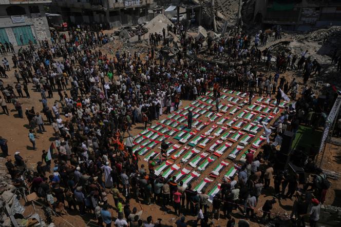 f93640c4-5ea1-4643-942b-6ec4b2553b23 Funérailles collectives à Gaza après la découverte de victimes sous les décombres