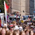 Une marche des fiertés massive à Hambourg après l’attentat de Berlin