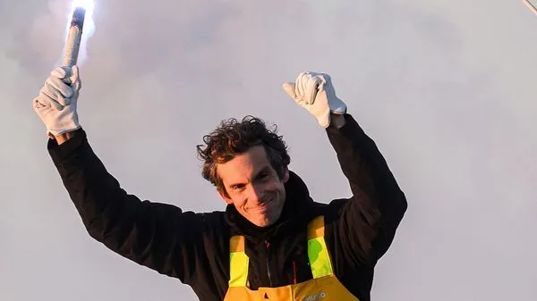 021ba69c-aad0-4814-9826-ff59939555ba Concarneau rend hommage à Charlie Dalin