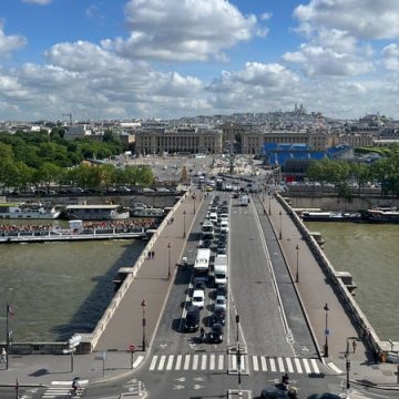 Une Cycliste Renversée par un Poids Lourd à Paris