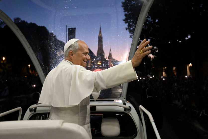 FRANCE-VATICAN-RELIGION-POPE La Visite du Pape Léon XIV en France : Un Succès Retentissant