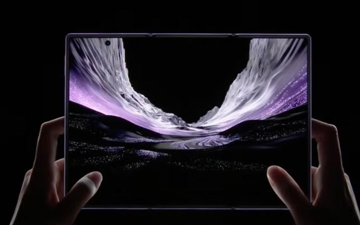 10cedeb2-beb1-415c-980c-9afef515fc7b Huawei présente son smartphone pliable Mate XT 2 : une avancée technologique