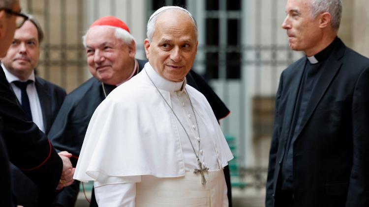 116faf59-db0b-4380-b6ca-bd0597aaedda Le Pape Léon XIV en Visite en France : Une Journée Bien Remplie