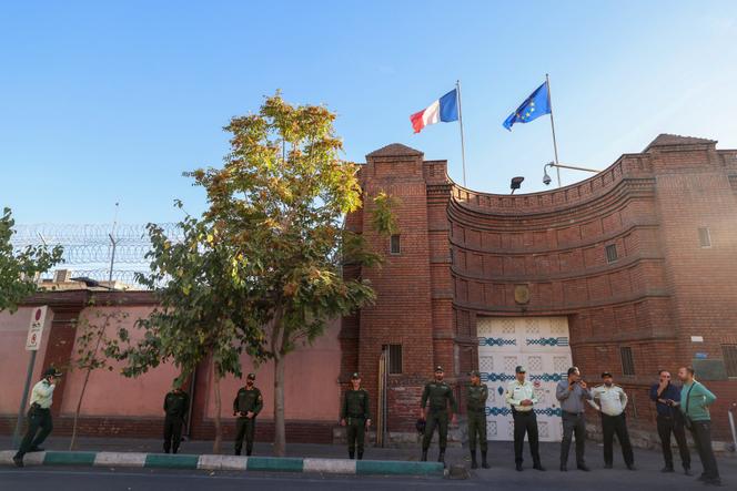 1bf7b1d2-6475-4b78-8360-c15d04f1cf5b Relations tendues entre l’Iran et la France : fermeture du Centre de langue française de Téhéran