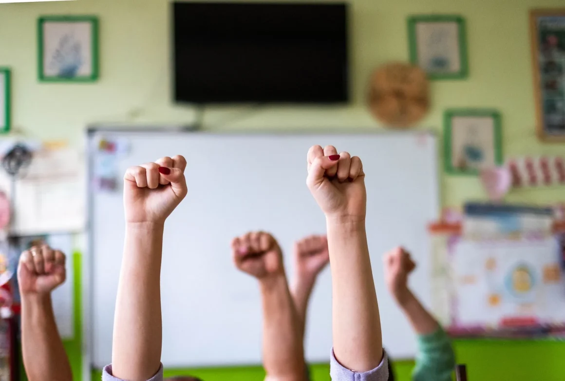 Les enfants face aux conséquences du réchauffement climatique sur la scolarité