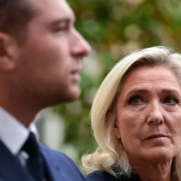 265fc665-c3ce-4369-b378-3647005f03a4 Jordan Bardella répond aux critiques après son déplacement au Royaume-Uni