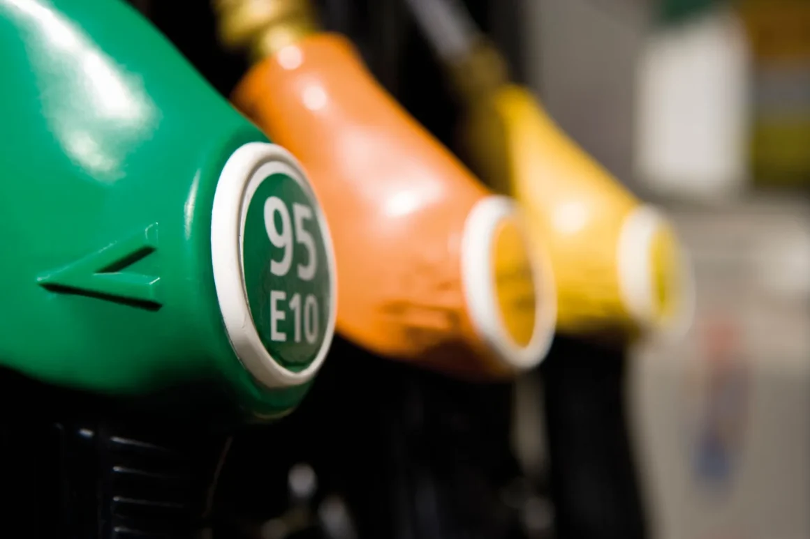 Face à la hausse des prix des carburants: mesures et solutions pour l&rsquo;avenir