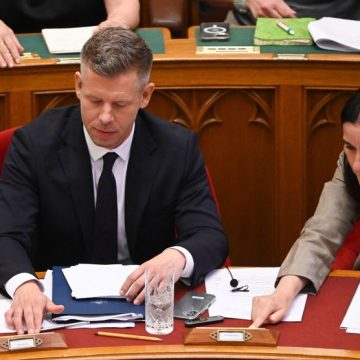Le Premier ministre hongrois Peter Magyar combat la corruption et les réseaux d&rsquo;influence