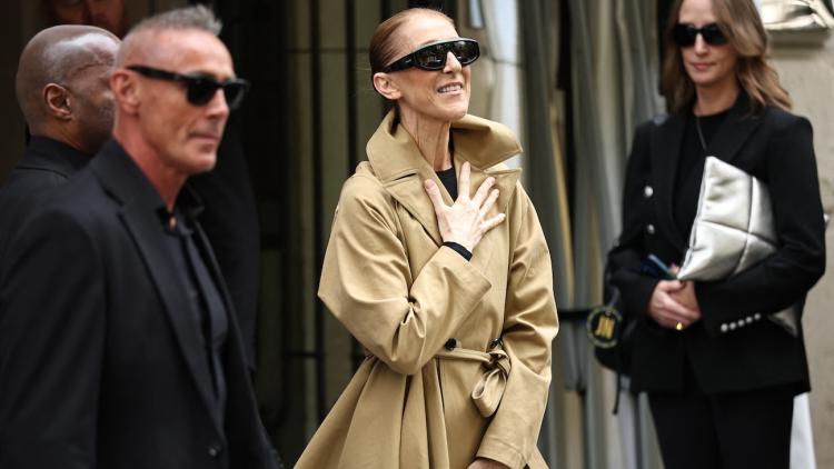 2b4e0d45-6962-4db6-91b6-6d8e6393fa7b Céline Dion enchante ses fans à Paris
