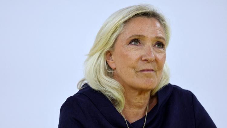 32546420-7064-45cd-91fc-38ab368410b1 Débat sur les taxes des carburants entre Gabriel Attal et Marine Le Pen
