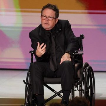 4268846f-f8b4-4f93-a9c8-ee48ea0ac5f6 Michael J. Fox honoré pour son engagement humanitaire