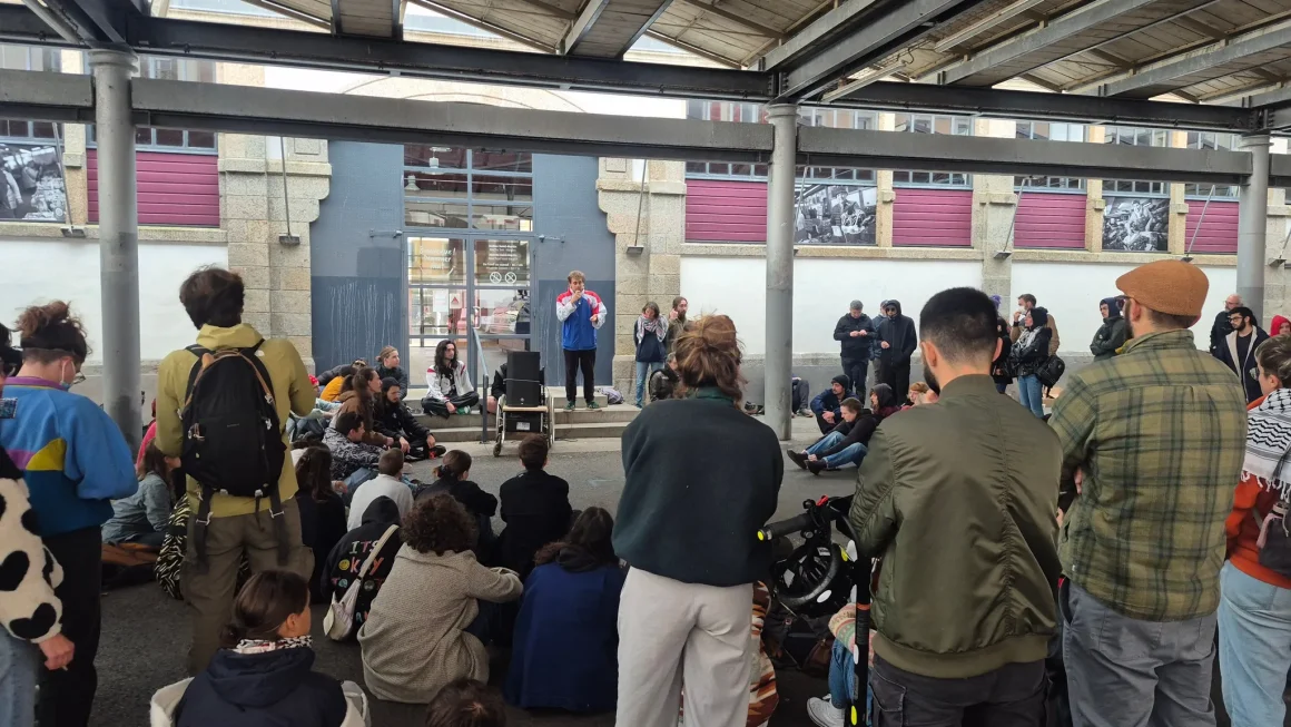 4384e1f1-cce2-4c9e-bca7-92c7c62cdf67 Les militants d’ultra-droite en France : entre surveillance et inquiétude