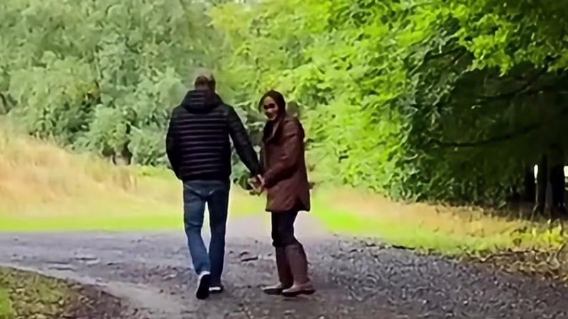 50bac8c8-2e48-4120-bcf3-bb79a2c922fe Le Retour de Meghan et Harry au Royaume-Uni : Entre Vie Privée et Polémiques