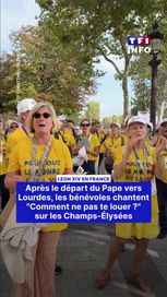 56f051e2-879f-492c-95dc-b7fdfbf2ab16 Les bénévoles chantent pour le Pape après son départ
