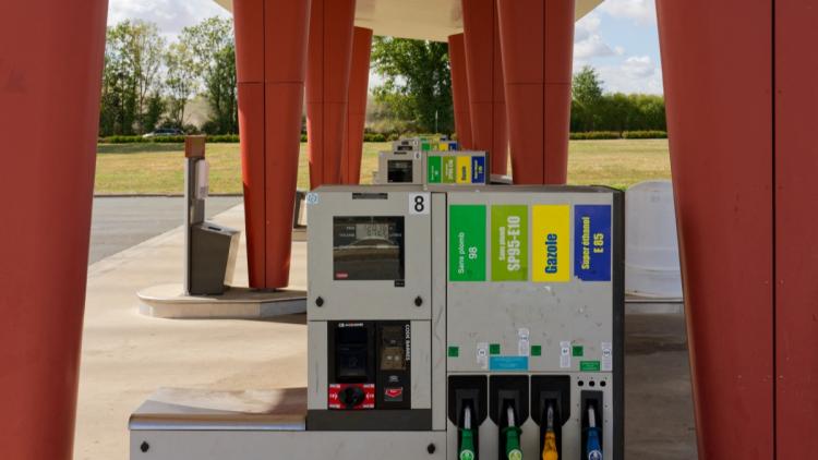 572ac19e-341a-47d5-85af-877eef1bff31 Stratégies de l’État face à la hausse des prix du carburant