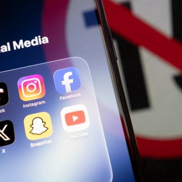 5e227a17-d458-4086-a5b7-1b9efe06c270 Une nouvelle version de l’interdiction des réseaux sociaux pour les moins de 15 ans en France