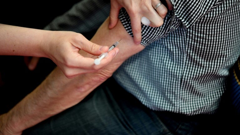 5fabf223-87a9-4ce9-ad4c-8550a407e5e4 Covid et tendances vaccinales en France