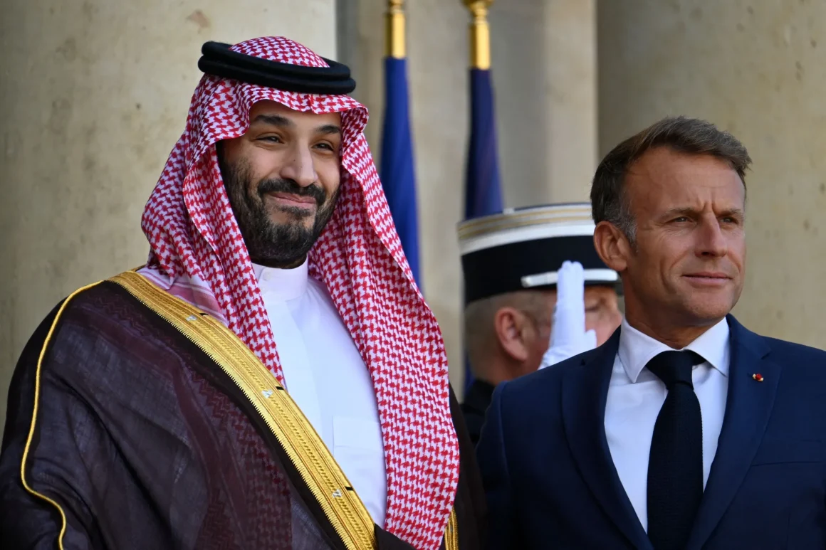 Macron annonce protection militaire pour Yanbu