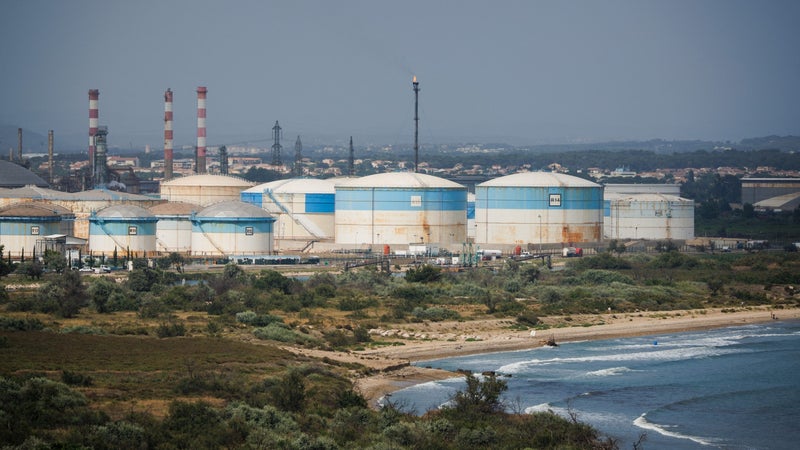 64f6e7b8-0829-4a6e-a6e0-9ead795eb7b2 Blocage du terminal pétrolier de Fos par les pêcheurs