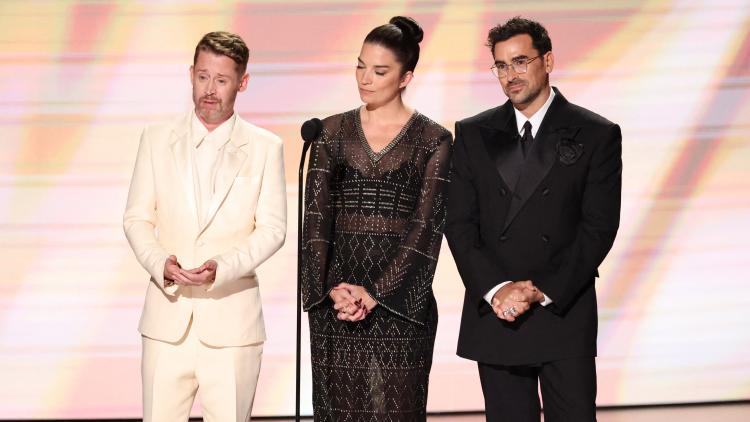 6ad42152-a7d9-46cf-a651-458d3cfe7cd6 Hommage touchant à Catherine O’Hara par ses enfants de fiction aux Emmy Awards