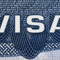 Restrictions de séjour pour étudiants et journalistes étrangers aux États-Unis: Report et controverses