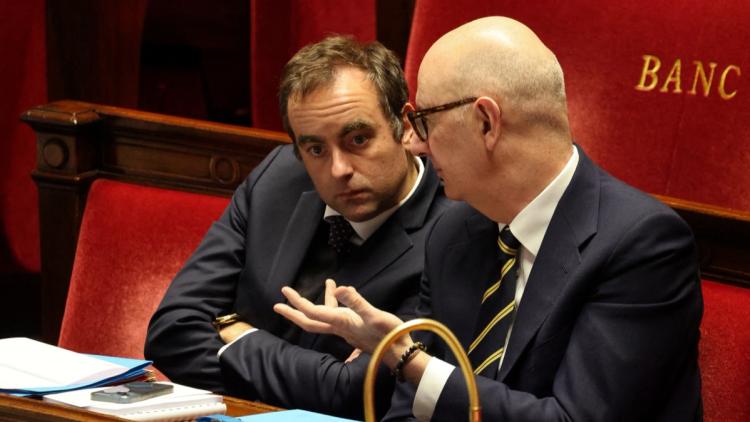 7bcb6b9f-e9b9-4dc6-960d-a59c09697747 Discussion ministérielle sur les prix des carburants en hausse